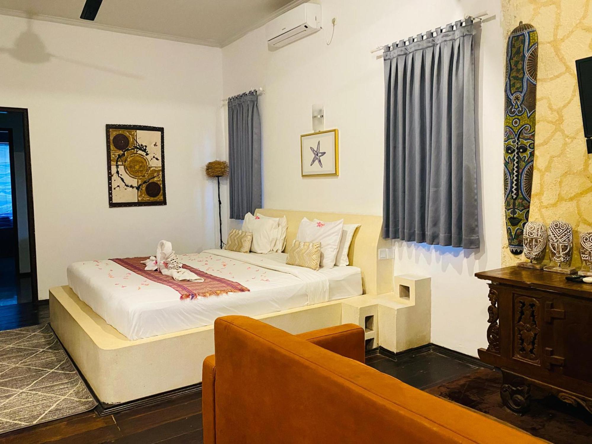 Villa Umbrella Lombok Senggigi Eksteriør billede