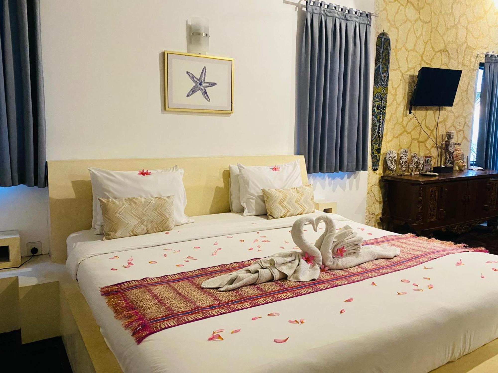 Villa Umbrella Lombok Senggigi Eksteriør billede