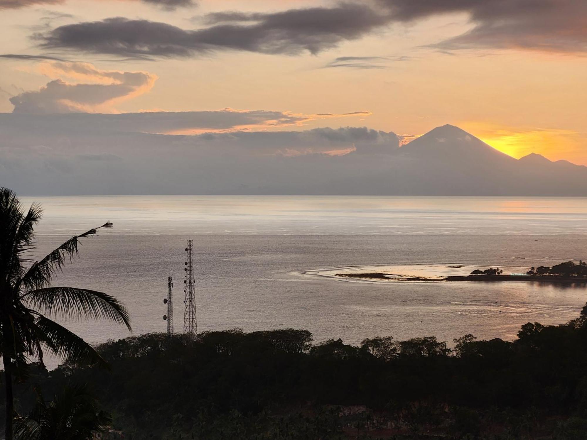 Villa Umbrella Lombok Senggigi Eksteriør billede