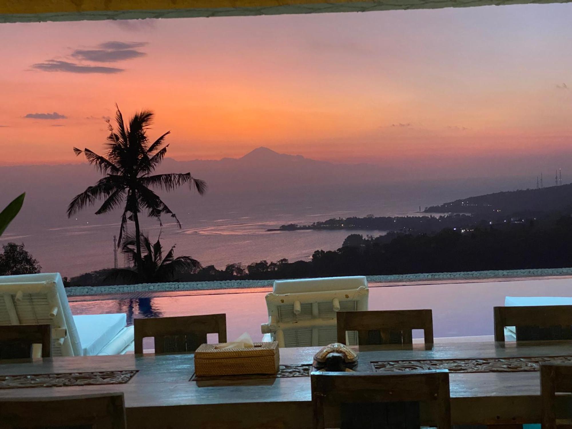 Villa Umbrella Lombok Senggigi Eksteriør billede
